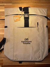 Lade das Bild in den Galerie-Viewer, Freizeitpark Traveller Premium-Rucksack Popcorn Creme (Logo als Stick)